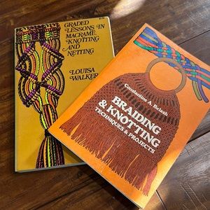 Graded Lessons in Macramé, Knotting and Netting Louisa Walker & Braiding +‎